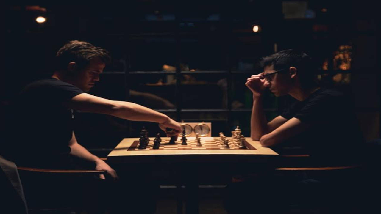 Magnus Carlsen & Anish Giri: Twitter & Chess Fights 