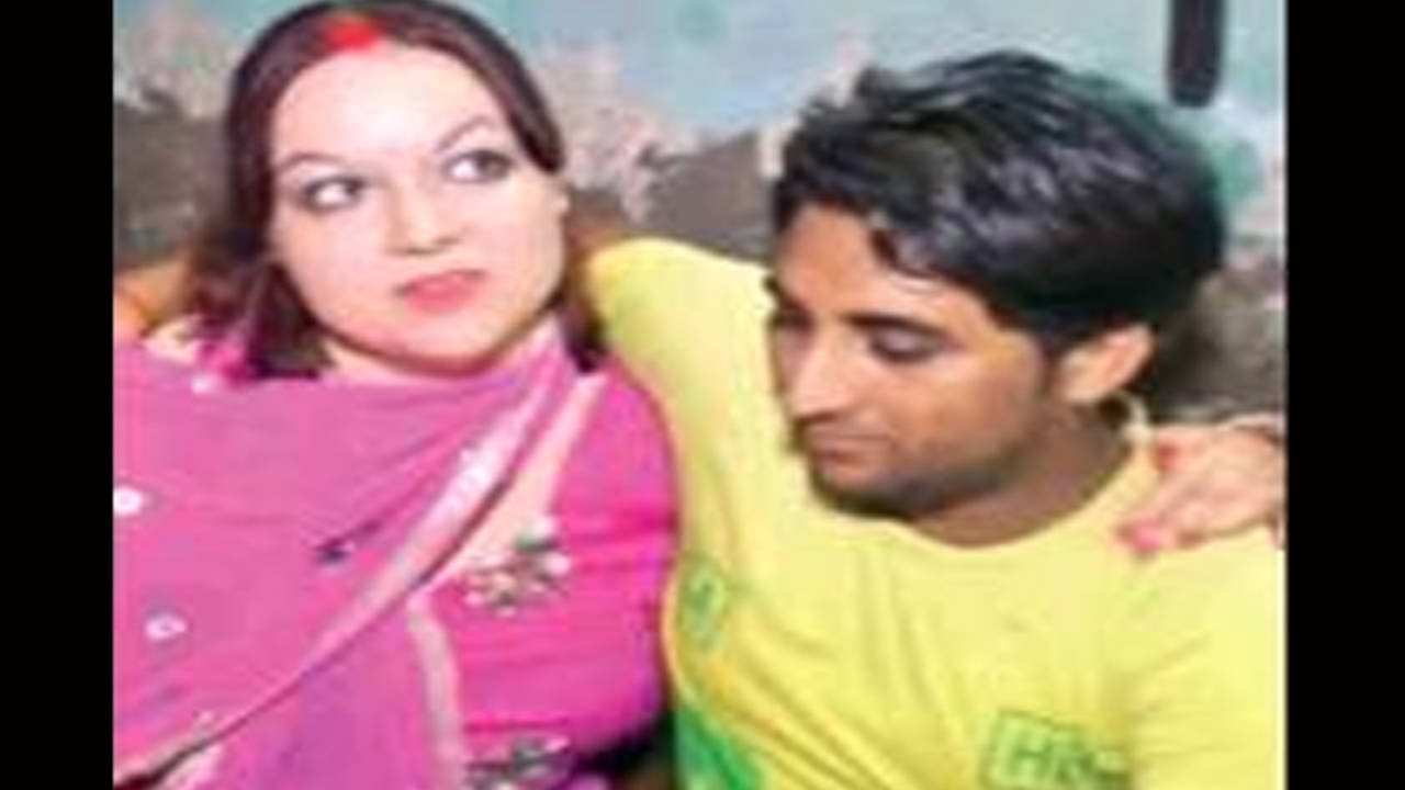 US girl, Punjabi boy Love on Facebook, marriage in Amritsar Amritsar News picture