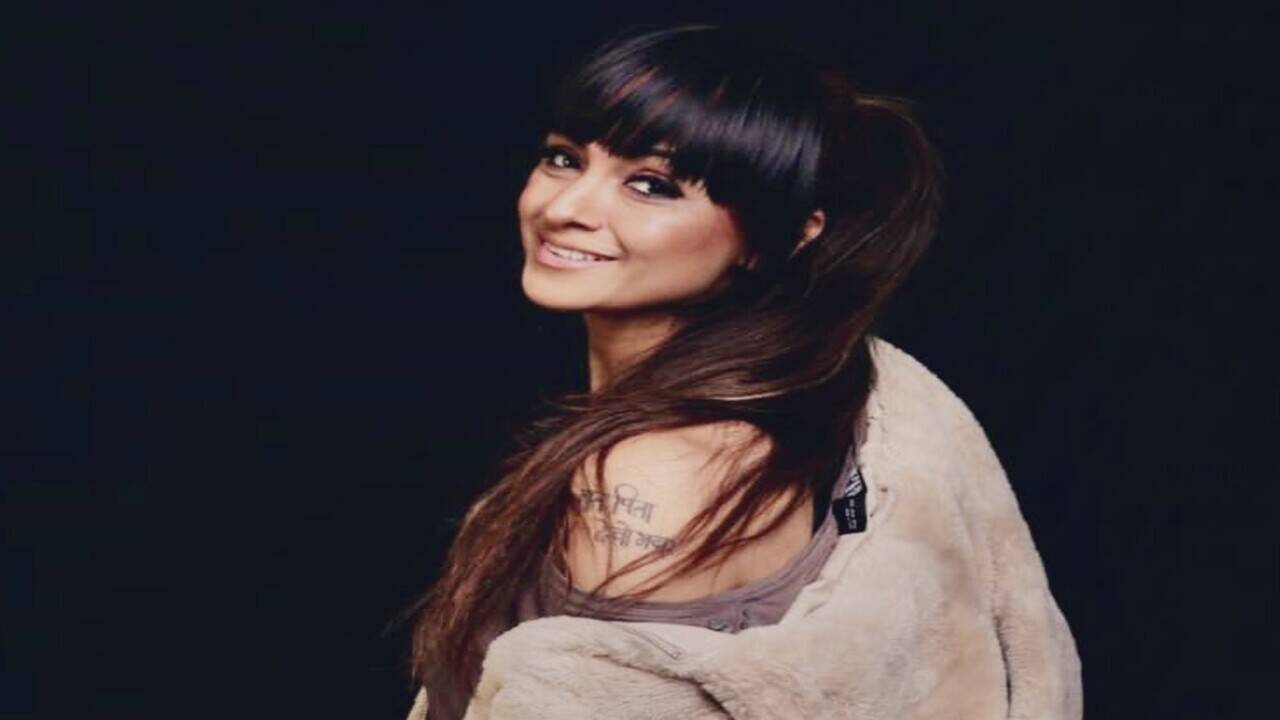 Actress Simran stuns fans with her dance to a 20-year-old song from Vaali  | Tamil Movie News - Times of India