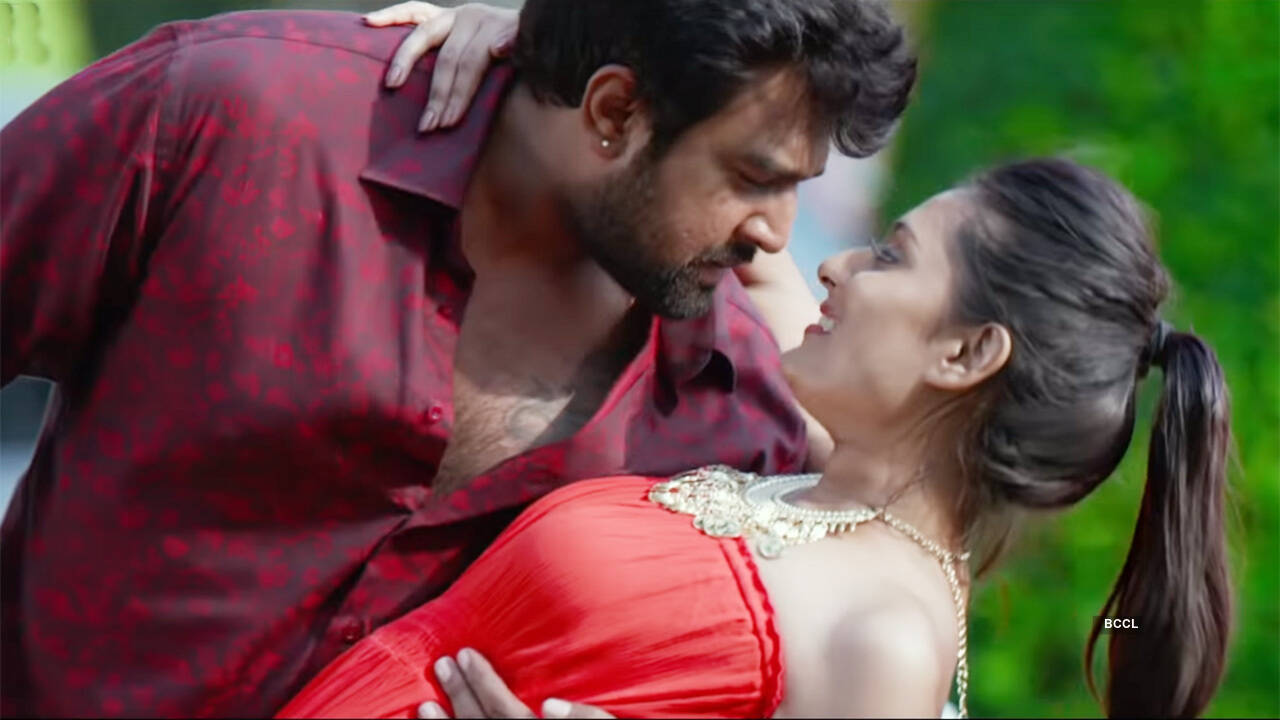 Shivaarjun Movie Review: The story line and comic scenes fail to impress