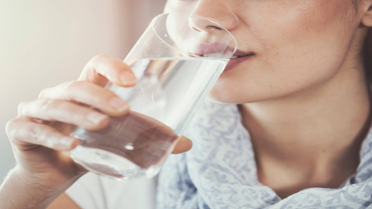Sipping vs. Gulping: HOW you drink may matter more than HOW MUCH