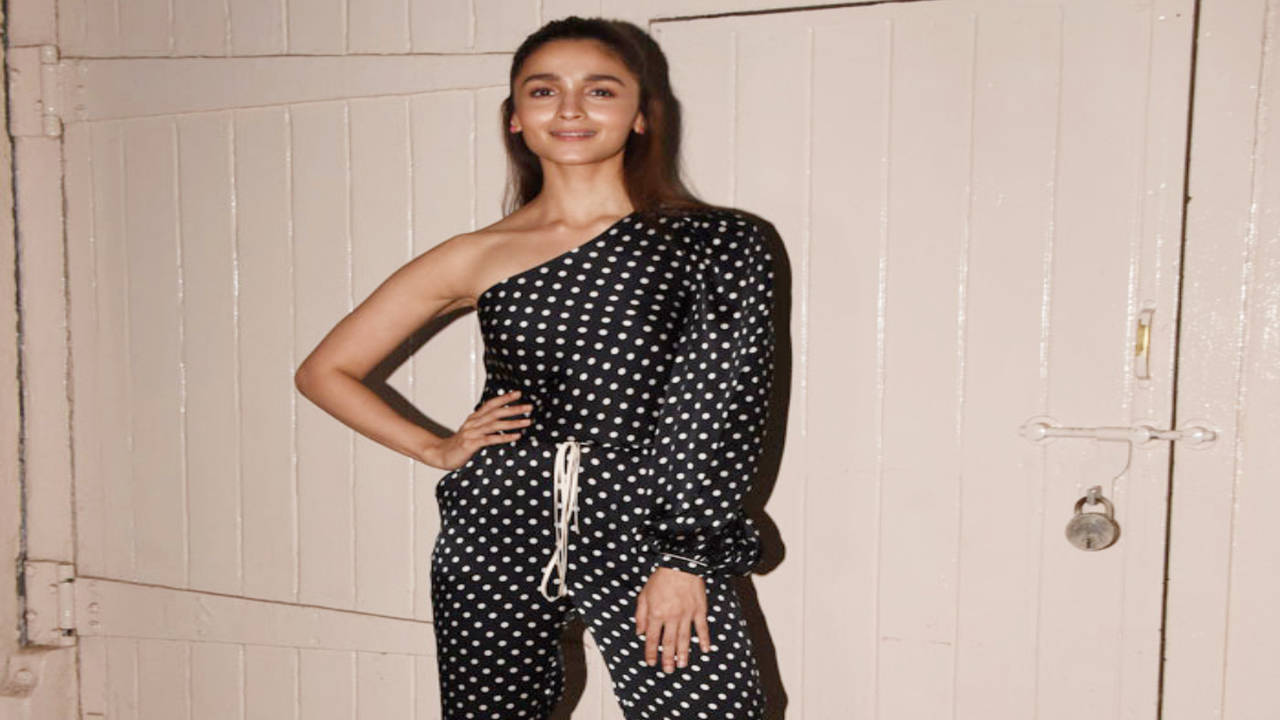 23 Celebs Spotted In Polka Dots