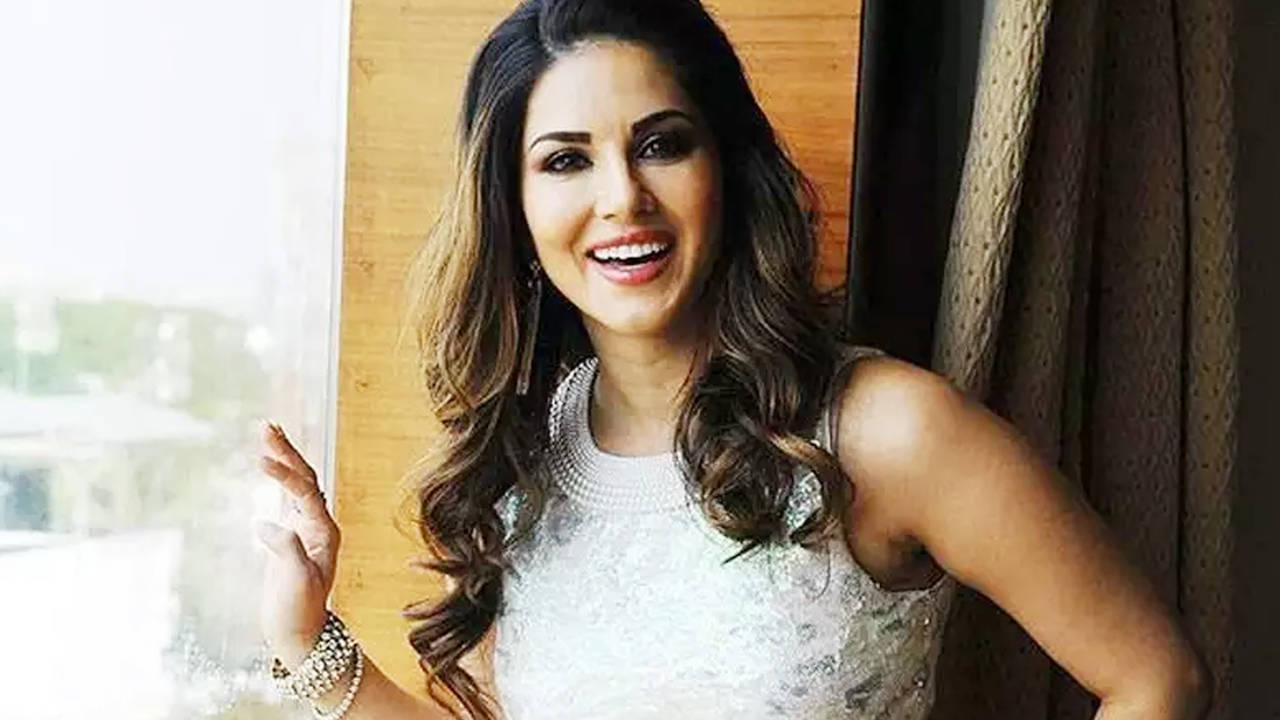 Sunny Leone opens up about being an outsider in India and Bollywood, says everyone has been kind to her Hindi Movie News pic pic