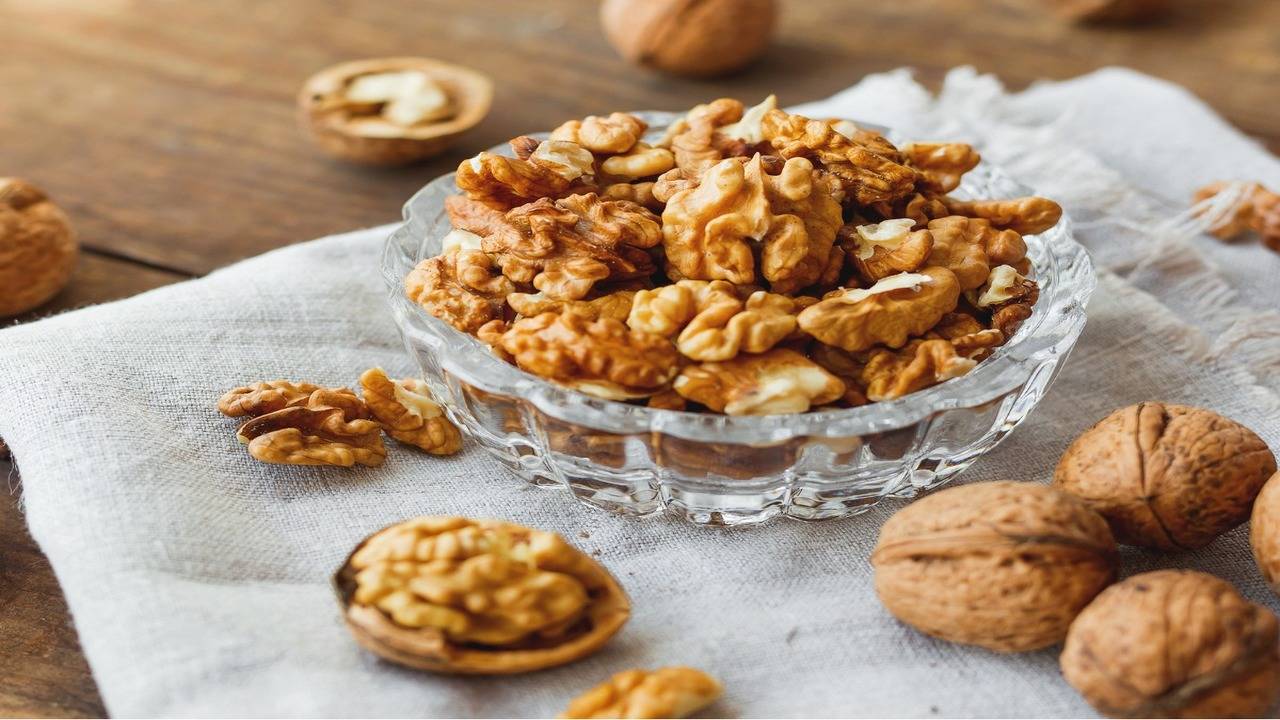 Benefits of Walnuts: This is the right way to eat walnuts to get maximum  benefits