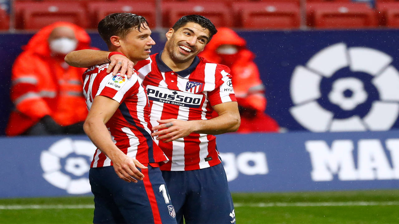 La Liga - Luis Suarez nets double as Atletico Madrid go clear at