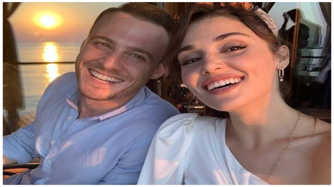 Sen Çal Kapımı' stars Kerem Bürsin and Hande Erçel spill the beans about  love, romance and relationships - Times of India