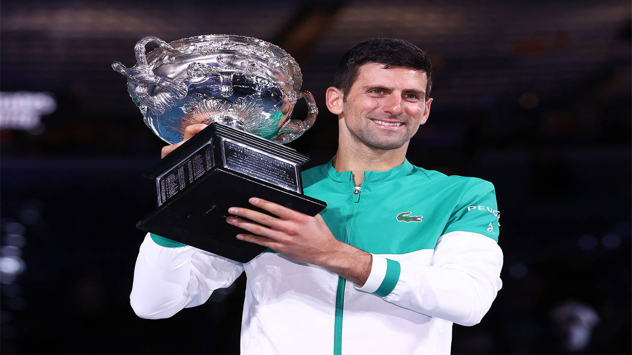 Djokovic domina Medvedev e vence Australian Open pela 9ª vez