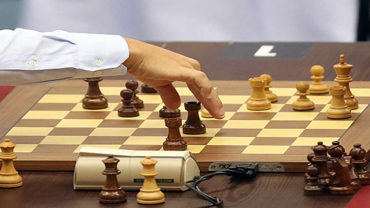 FIDE Candidates Tournament: Nepomniachtchi Increases Lead, Giri