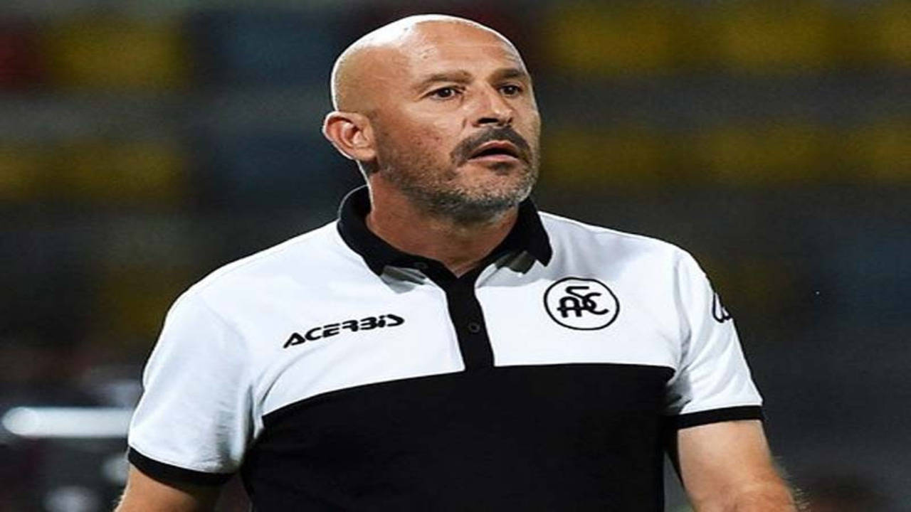Fanatics of Football on X: 📈 The meteoric rise of Fiorentina manager,  Vincenzo Italiano: 2017-18: Union ArzignanoChiampo of Serie D. 2018-19:  Joined Serie C side Trapani & achieved promotion to Serie B.