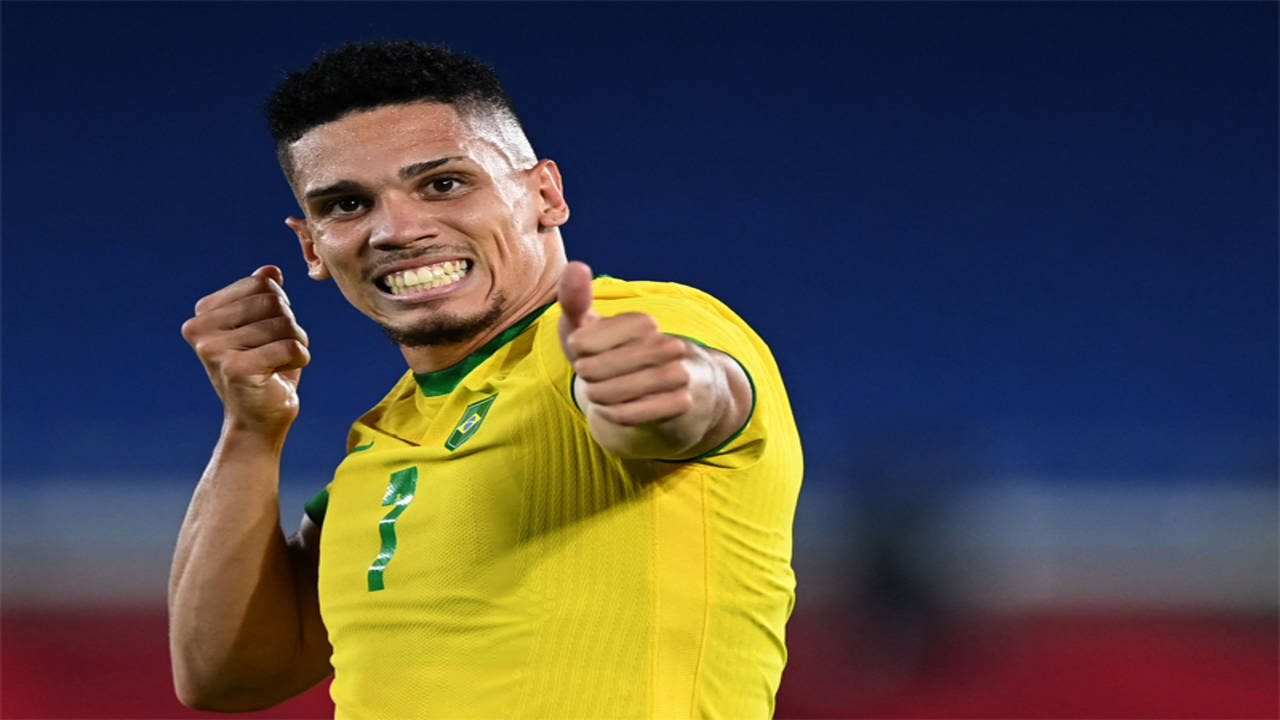 Soccer player Paulinho won't let intolerance of his Afro-Brazilian religion  stop his faith