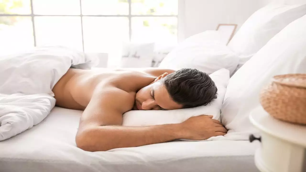Sex Mzlayli Selping - Sleeping naked can be good for your health, here's how | The Times of India