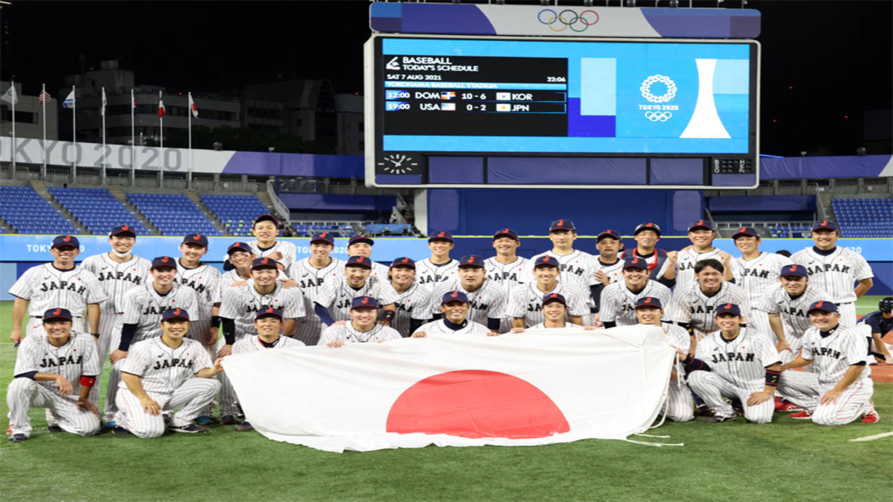 MLB 2021 Gold World Series Dueling Baseball