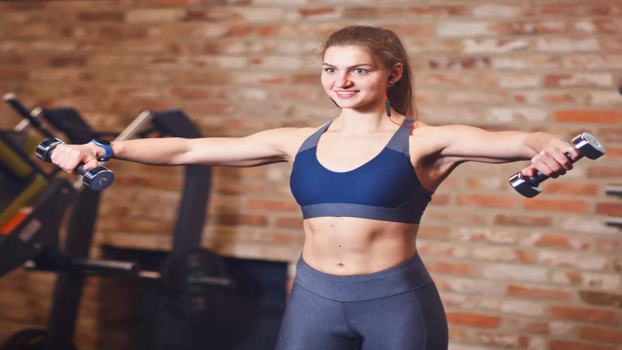 Viral News  Women Use Breasts To Lift Everyday Objects Like