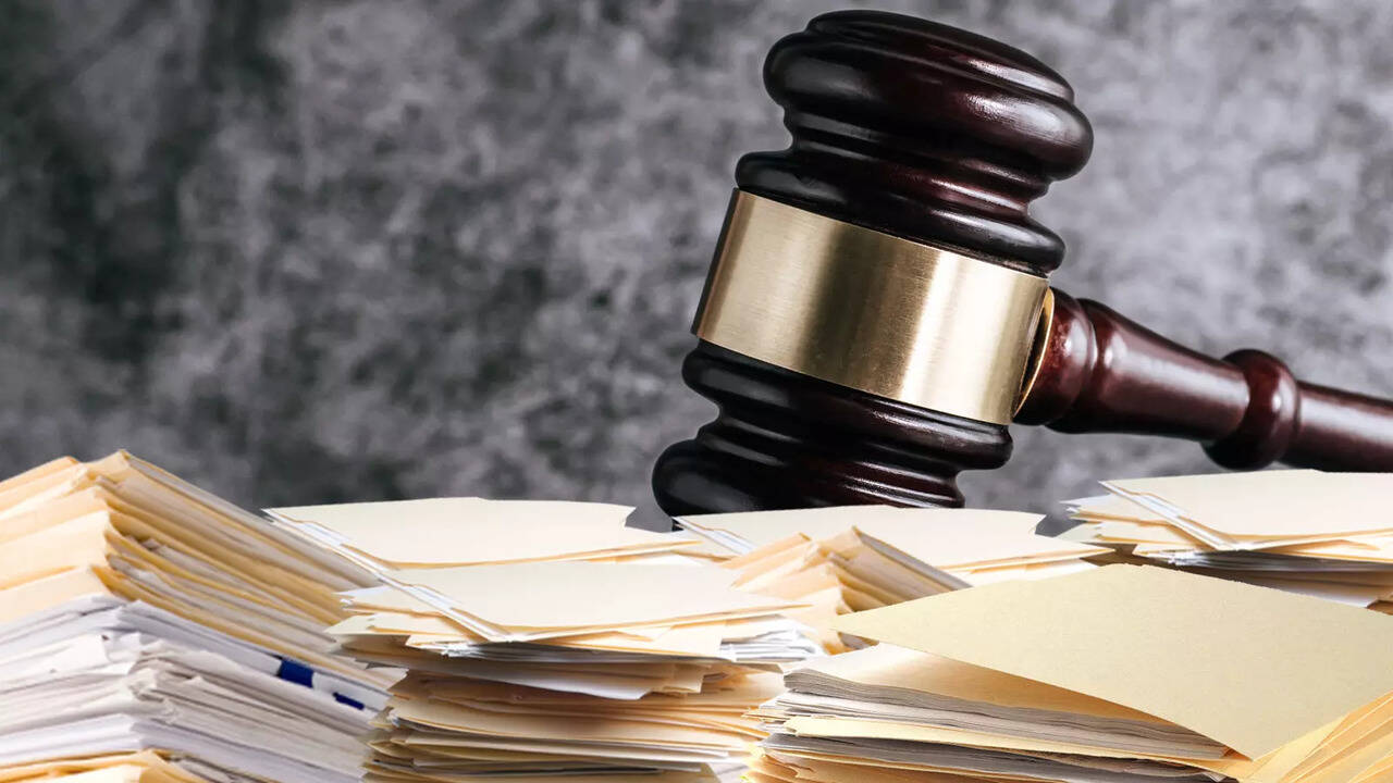 4.5 crore pending cases, 50% judges missing - Why justice in India takes so  long | India News - Times of India