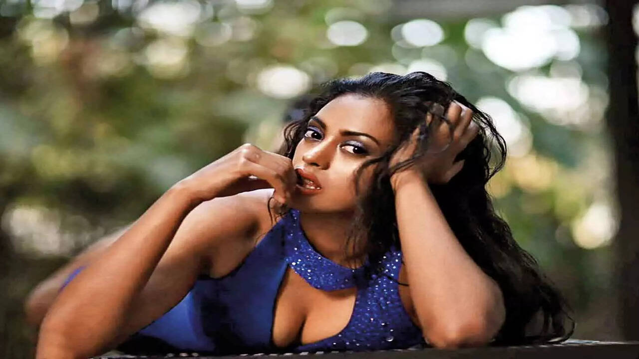 Telugu girls should be given a chance to act in Tollywood: Kamakshi |  Telugu Movie News - Times of India