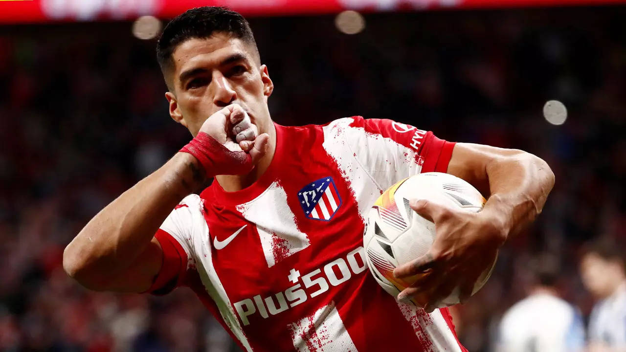 Pushed out by Barça, Luis Suarez leads Atletico Madrid to Spanish