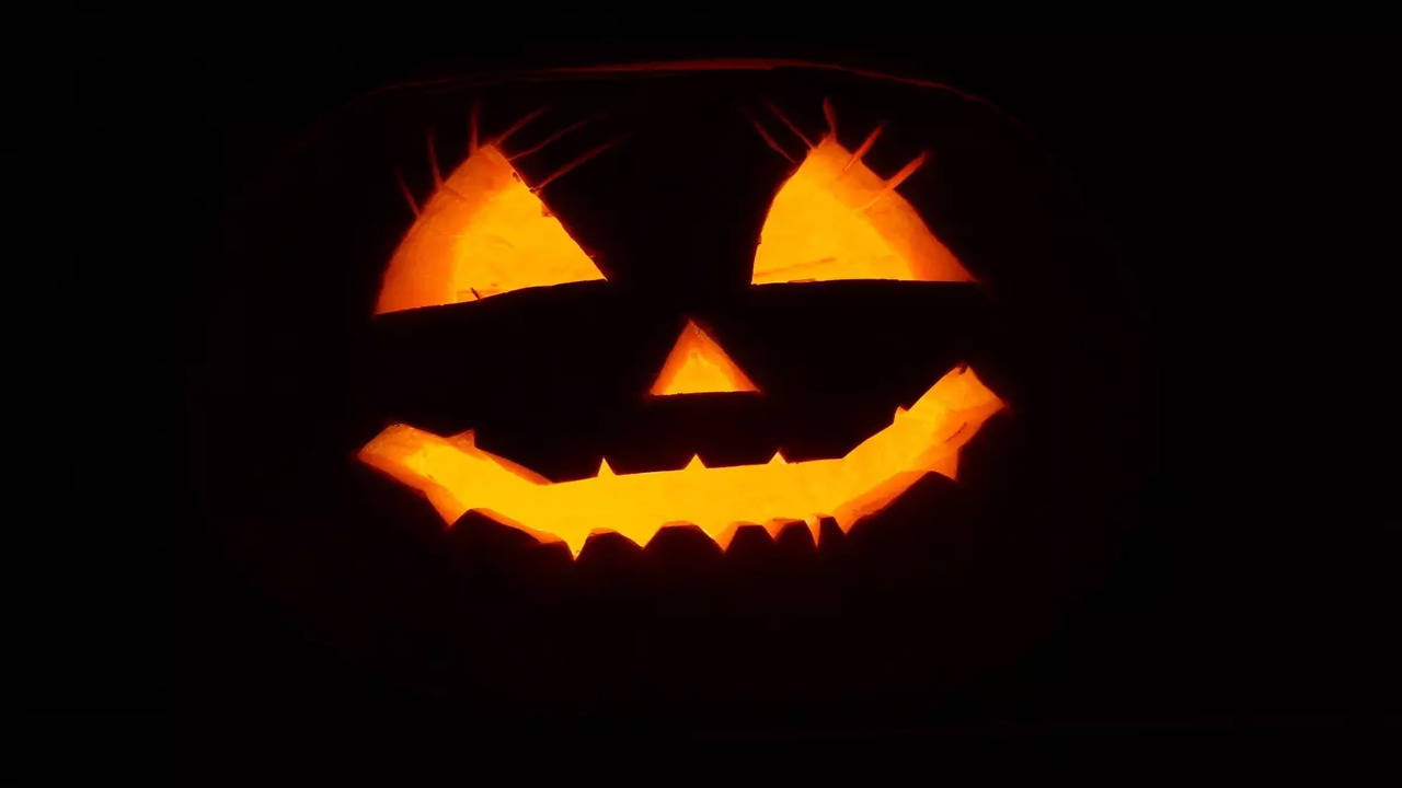 Happy Halloween 2023: Wishes, Messages, Quotes, Greeting cards, Images,  Pictures and GIFs - Times of India