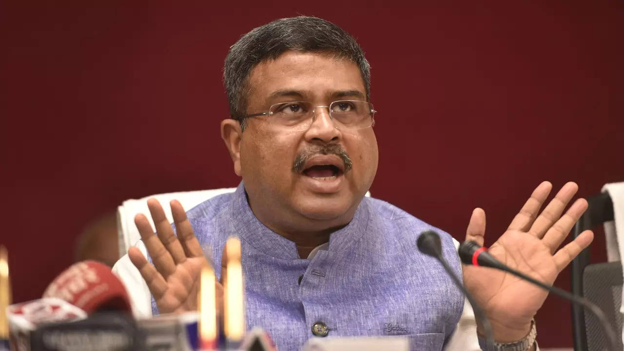 BJP stands like a rock with people of West Bengal, says Dharmendra Pradhan  - The Economic Times