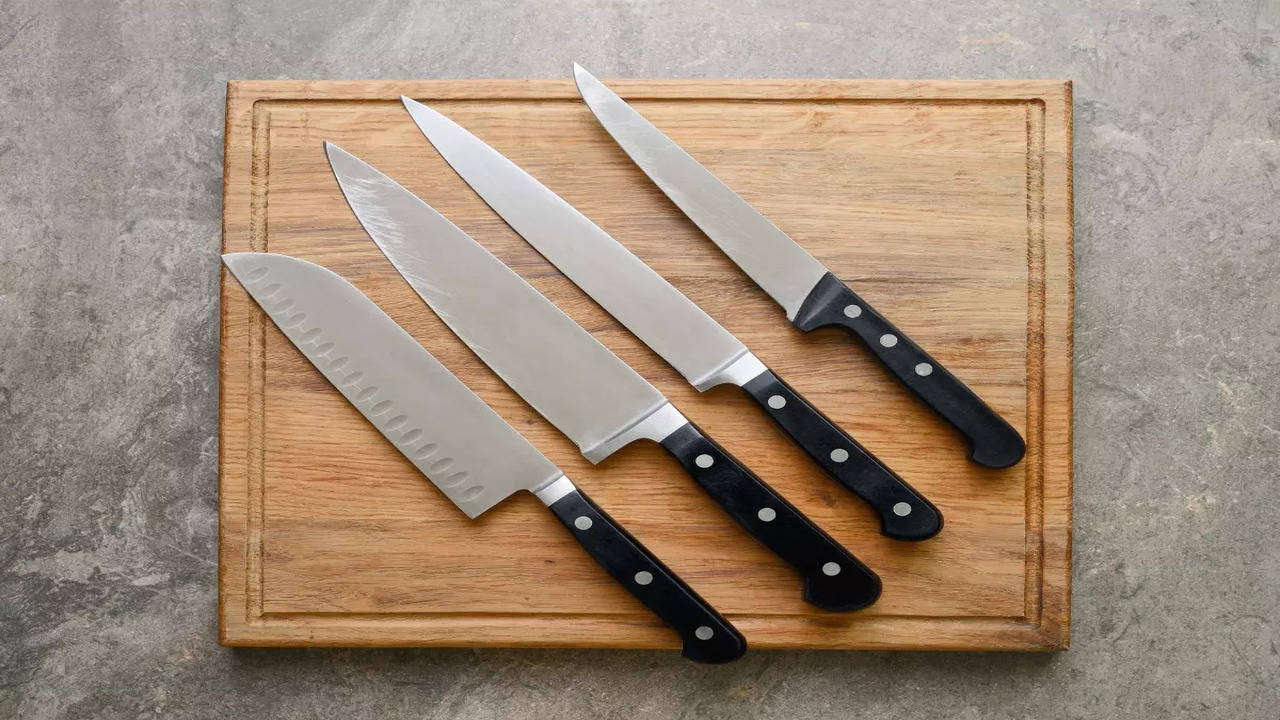 Different types of knives and their uses in the kitchen