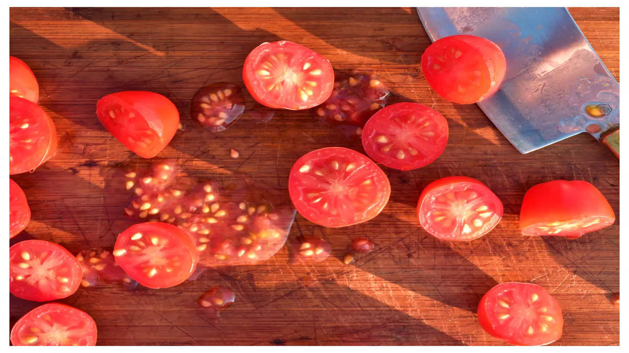 Are tomato seeds poisonous? Should you avoid eating tomatoes? The Times of India