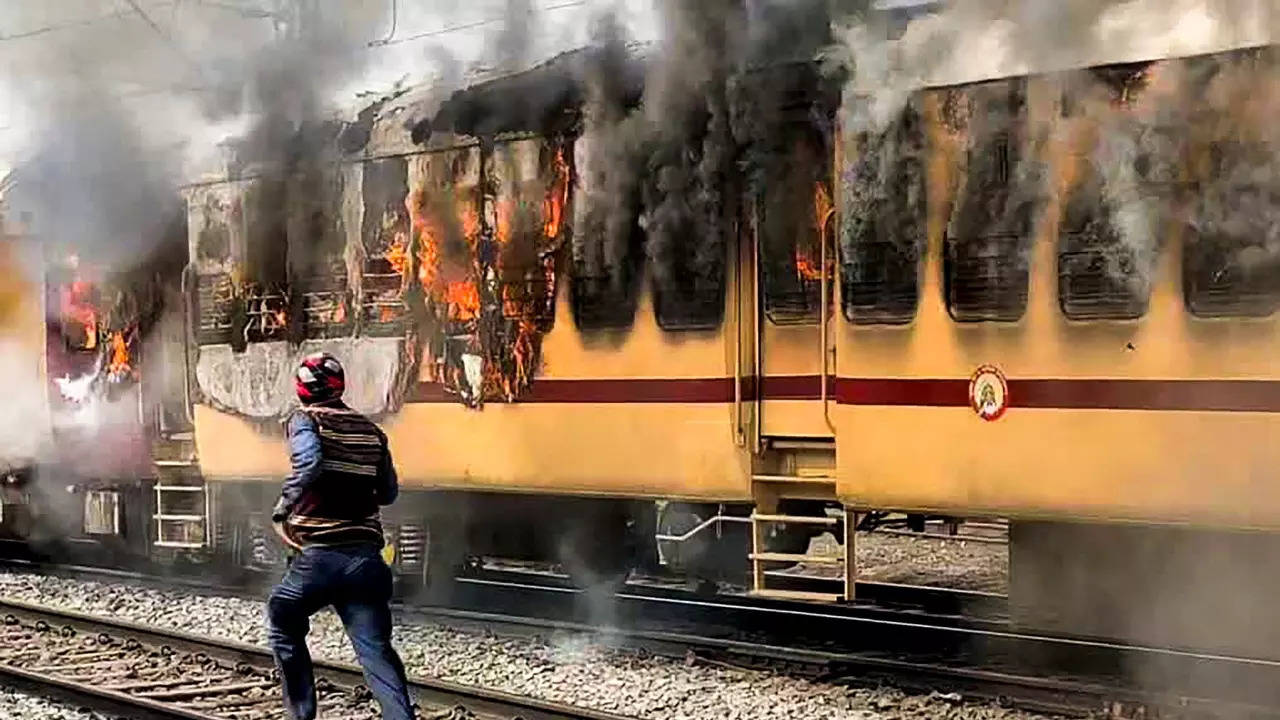 Railways stalls recruitment drive after Bihar violence | India News - Times of India
