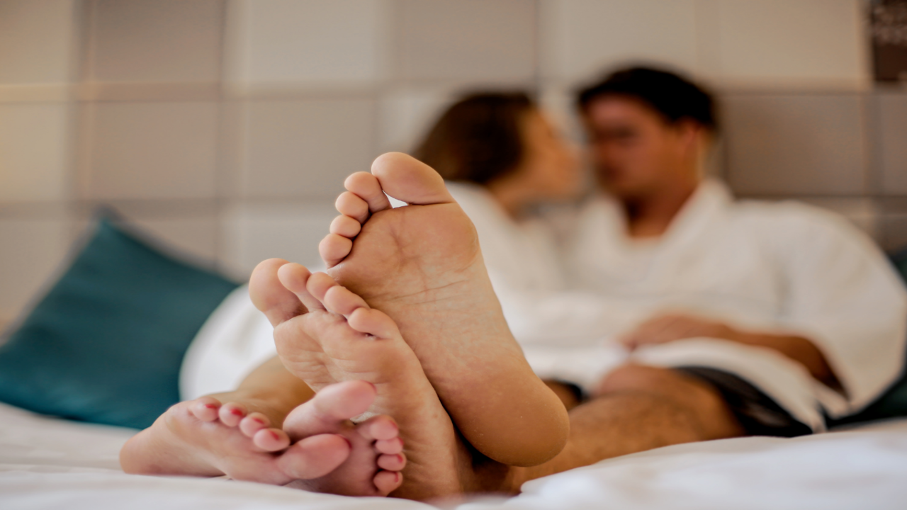 amateur couple masturbation and massage