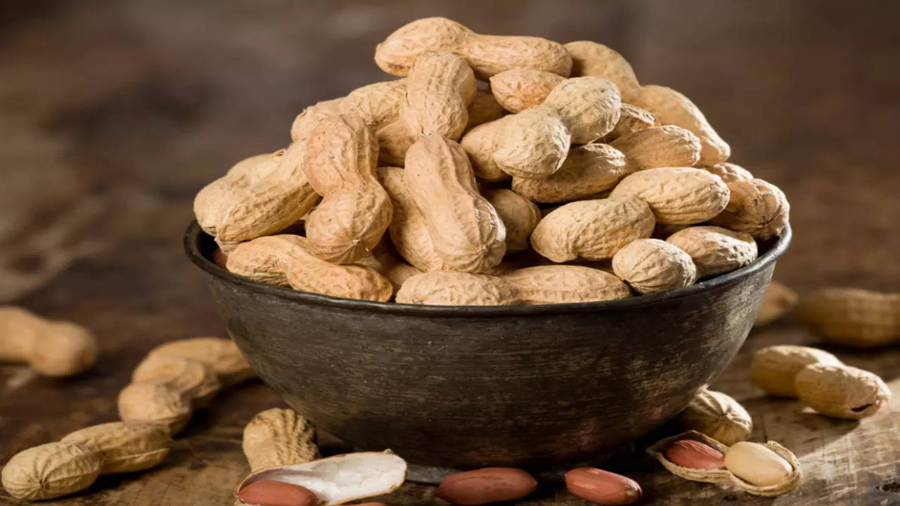 Peanuts: How much should you eat in a day, and side-effects of consuming  too much of it