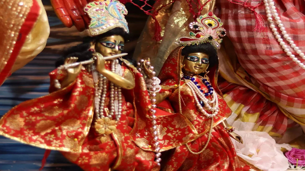 5 love lessons to take from Radha Krishna | The Times of India