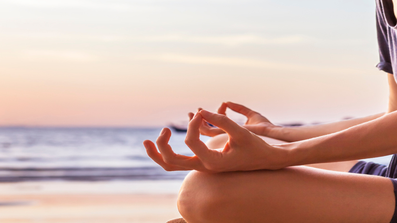 How to Meditate (w/ Mudras) - Lavendaire | Meditation poses, Meditation  benefits, Mudras