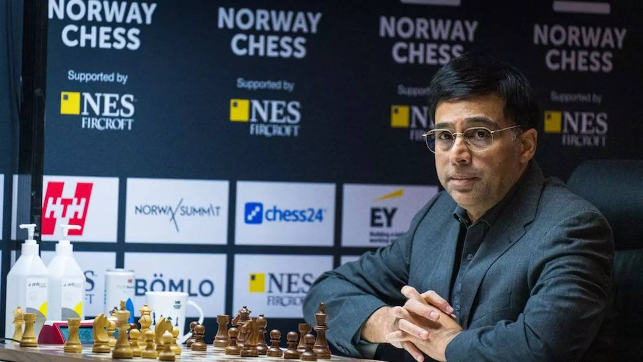 Viswanathan Anand draws with Anish Giri - The Economic Times