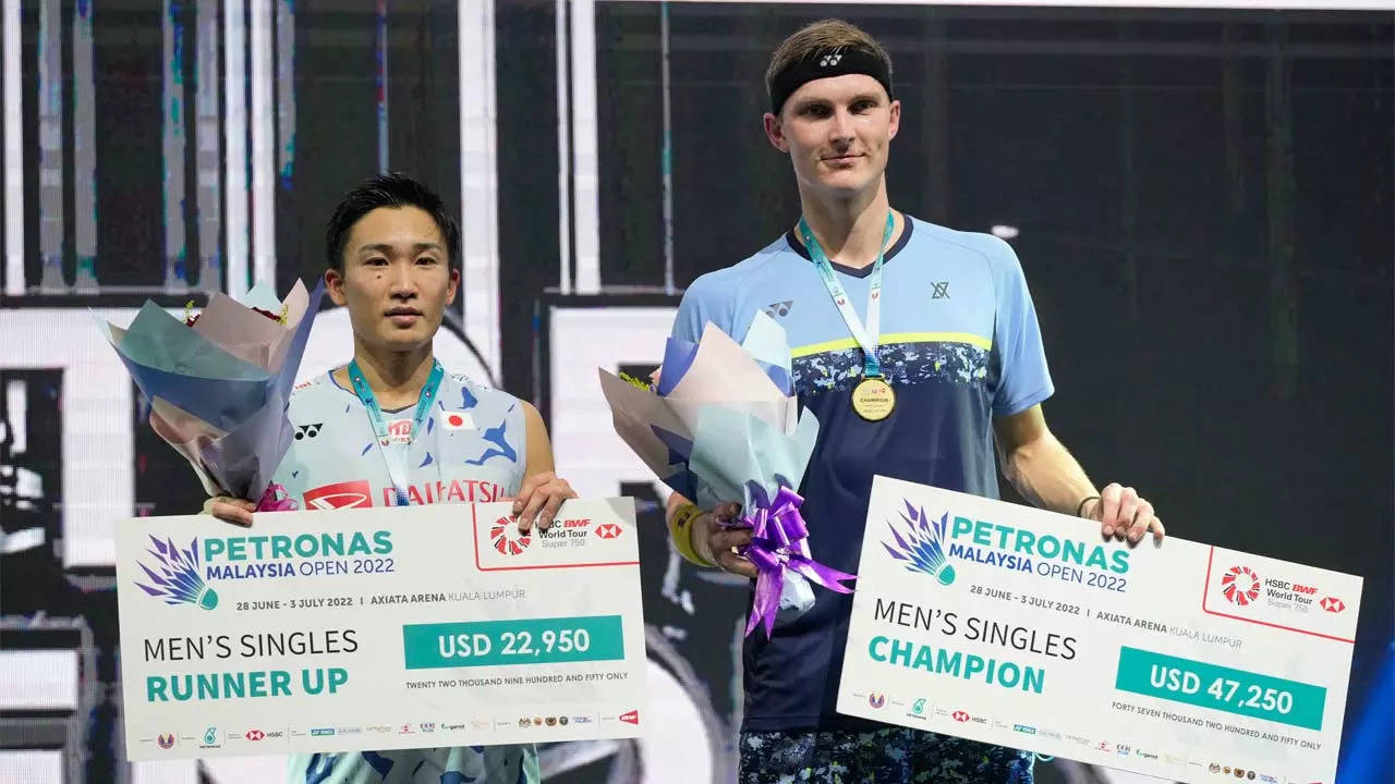 Kento Momota thrashed by Viktor Axelsen in Malaysia final Badminton News 