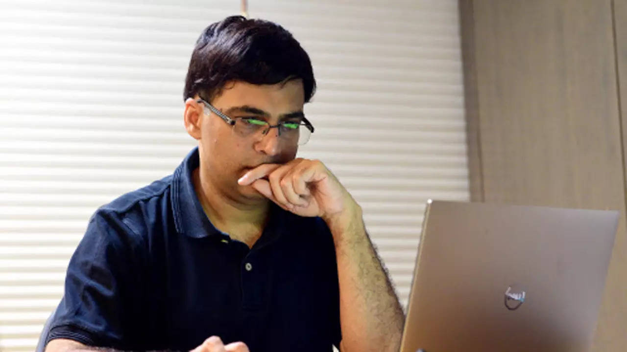 chess: For all the Chess romantics: Viswanathan Anand released his book  'Mind Masters' on Friday - The Economic Times