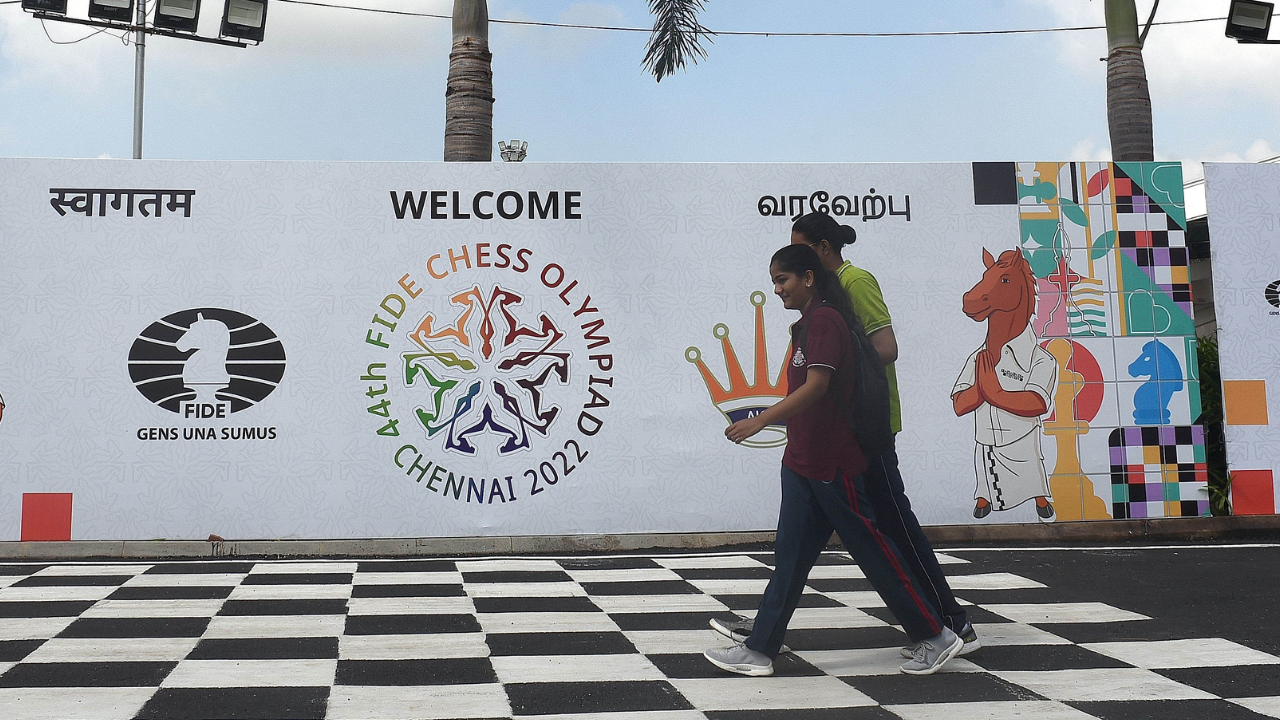 44th Chess Olympiad Comes To A Close In Chennai, FIDE Flag Handed Over To  Hungary