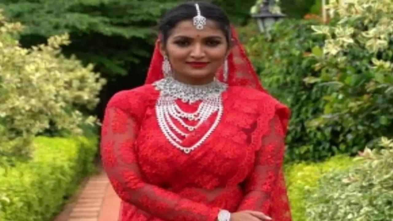 😳Nayanthara wedding Saree Costs 25 Lakhs | Vignesh Shivan| Jawan | AK |  Marriage - YouTube
