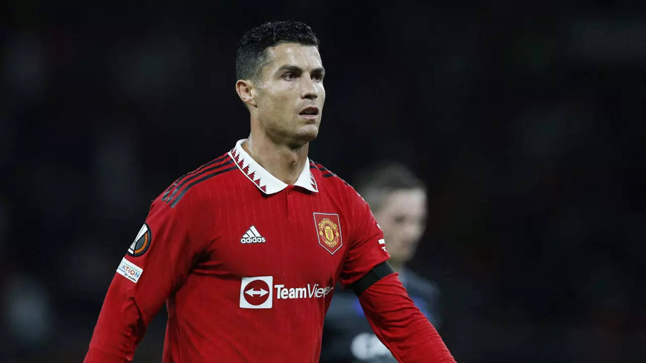 Ronaldo apologises after mobile phone incident following Man United loss