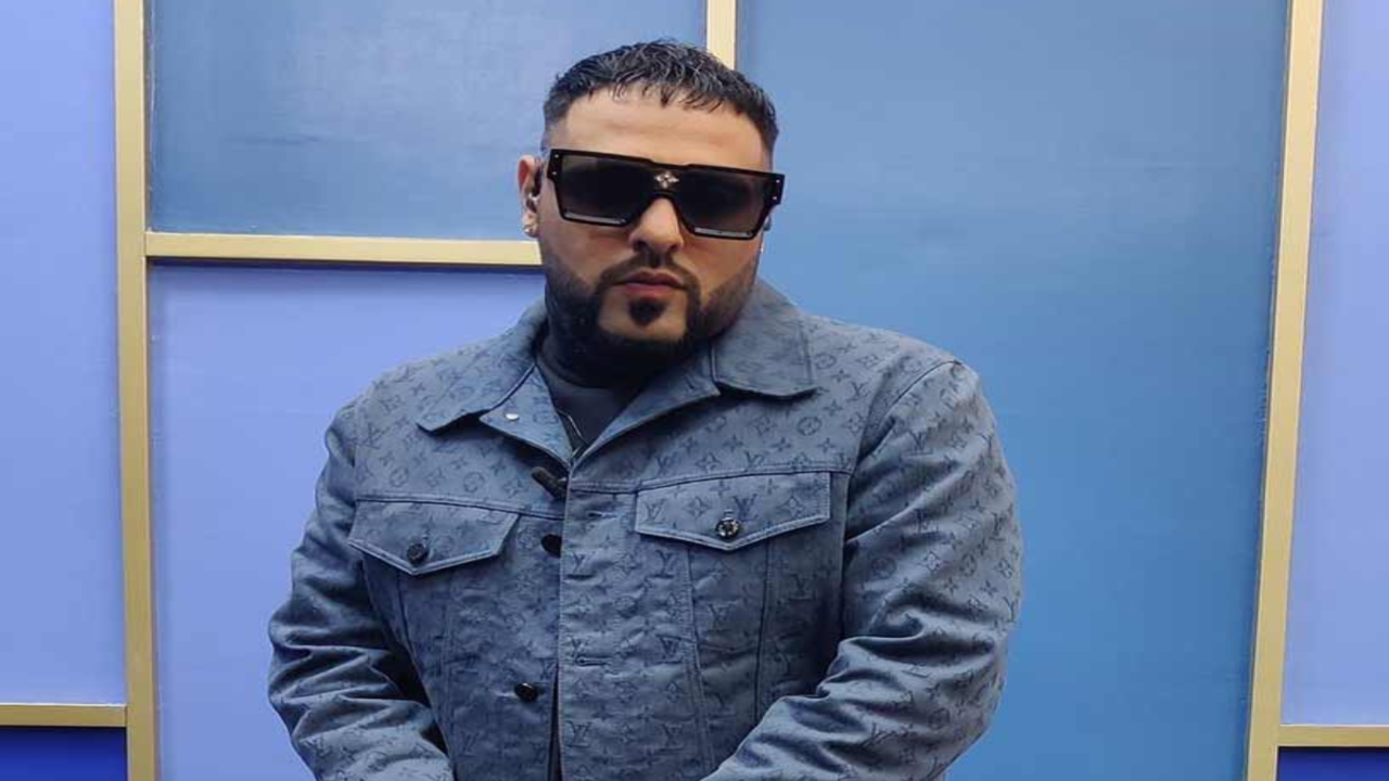 Badshah performing at MDH Garam masala hiphop awards : r