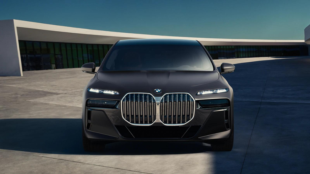2023 BMW 7 series and i7 EV India launch on January 7: What's special -  Times of India