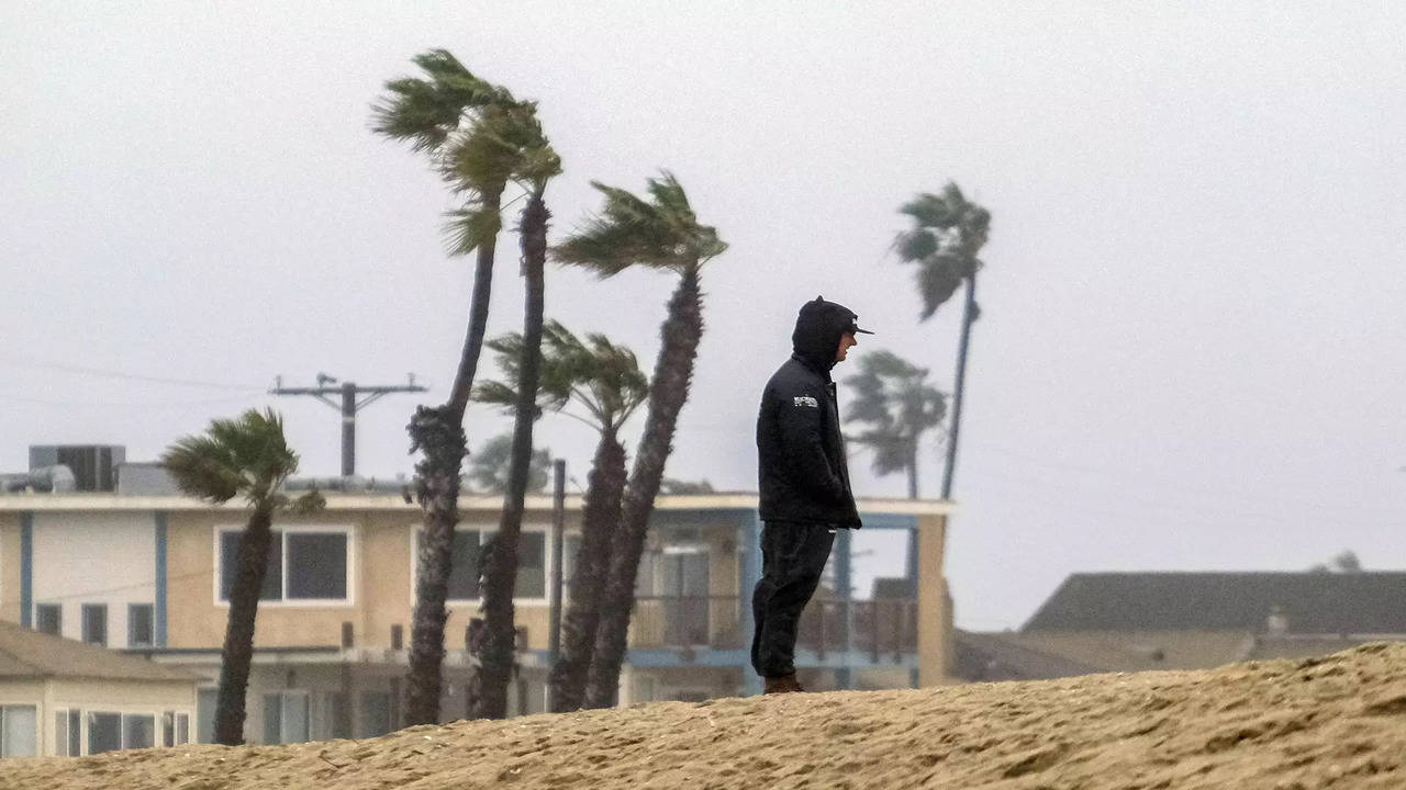Hurricane-force wind gusts blow through California as part of the 'bomb  cyclone' hitting the coast