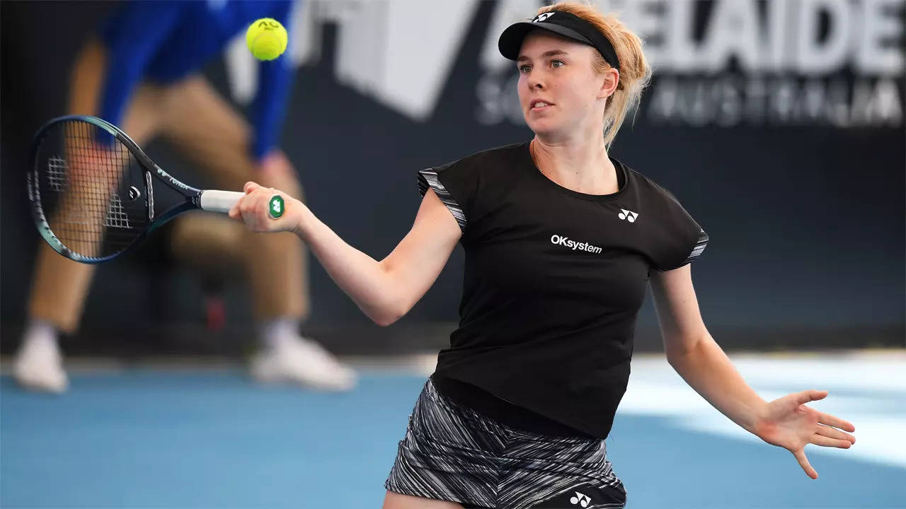 Noskova stuns Azarenka in Adelaide as Jabeur, Sabalenka reach semis Tennis News