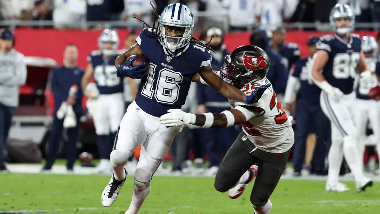 NFL Play-offs LIVE - Dallas Cowboys beat Brady's Buccaneers - Live