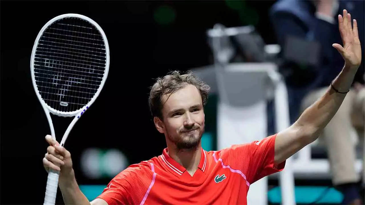 Perfect Medvedev ends Auger-Aliassimes Rotterdam title defence Tennis News