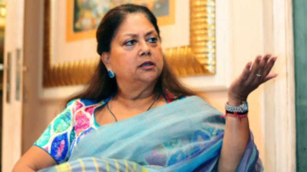 Rajasthan: Former Rajasthan chief minister Vasundhara Raje turns birthday  bash into show of strength ahead of polls | Jaipur News - Times of India