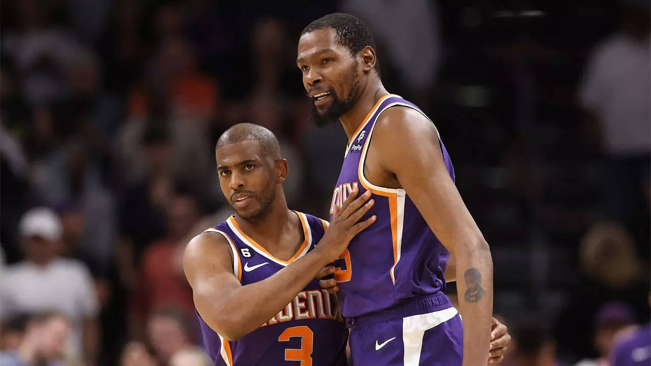 Booker leads Suns over Timberwolves in Durant's home debut
