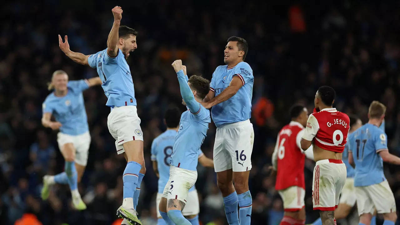 Arsenal cede empate ao West Ham e vê City mais perto na Premier League