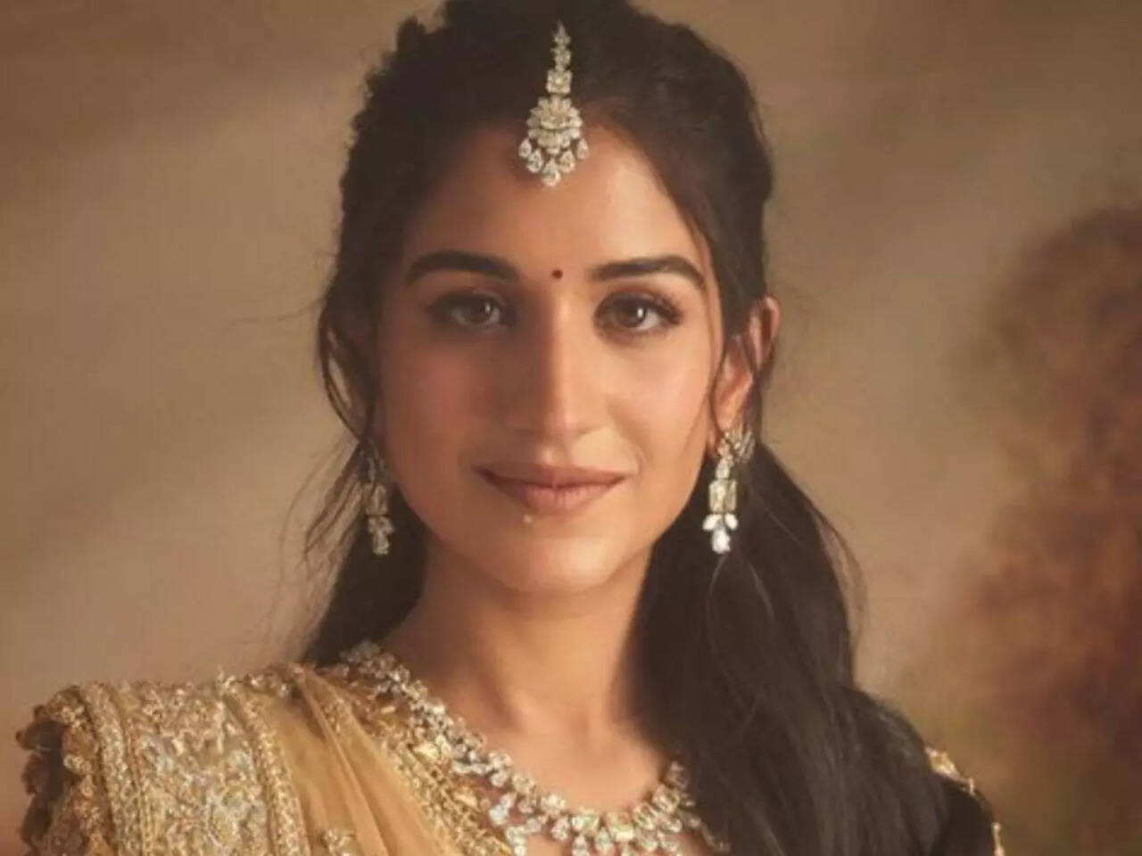 Radhika Service provider Recreated Her Mom, Shaila Service provider’s Bridal Glance For Her ‘Griha Shanti Puja’