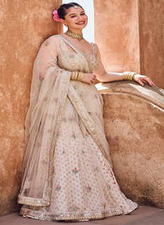 Dating Shubman Gill​