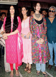 Cast and crew of The Kerala Story reach theatre to suprise audience