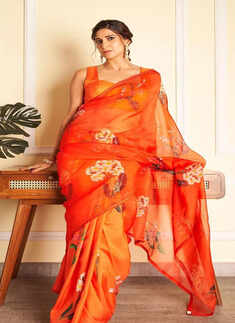 ​Aahana Kumra serves major ethnic vibes in saree​