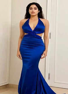 Janhvi Kapoor channels her inner diva in bodycon gown