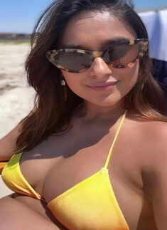 Mom-to-be Ileana D&rsquo;Cruz shares sun-kissed selfie in yellow bikini